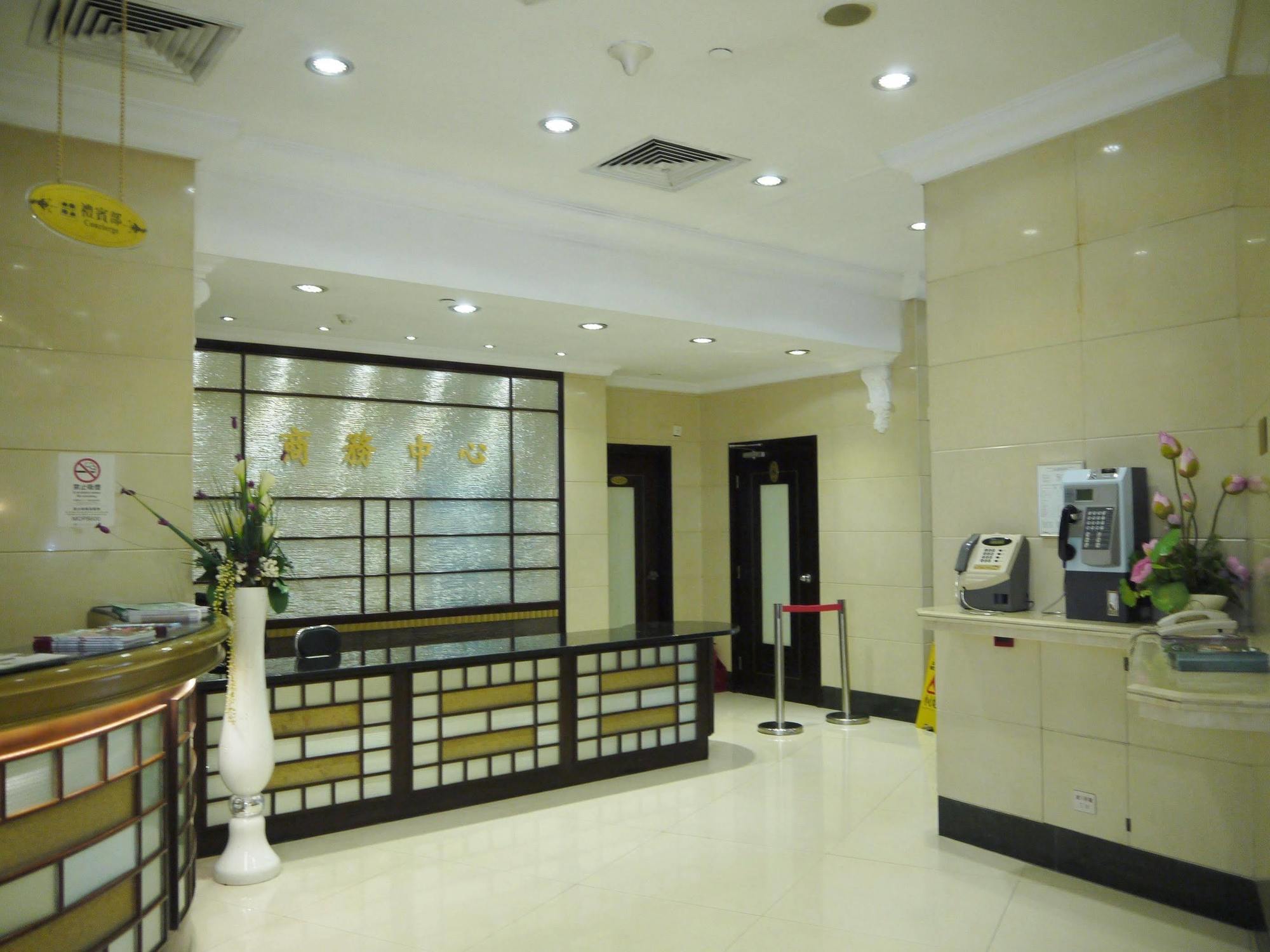 The Victoria Hotel Macau Exterior photo